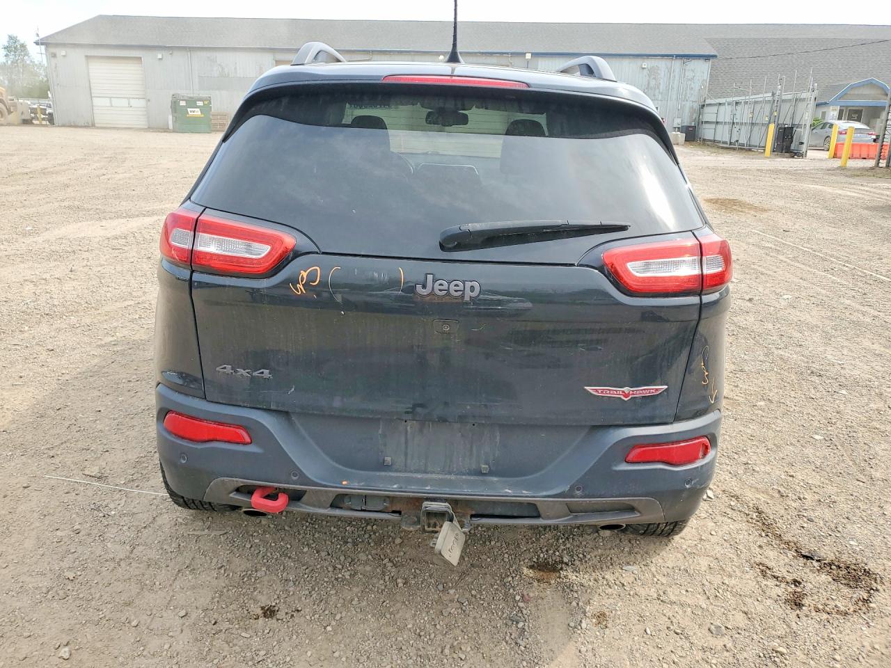 2016 JEEP CHEROKEE TRAILHAWK photo 16