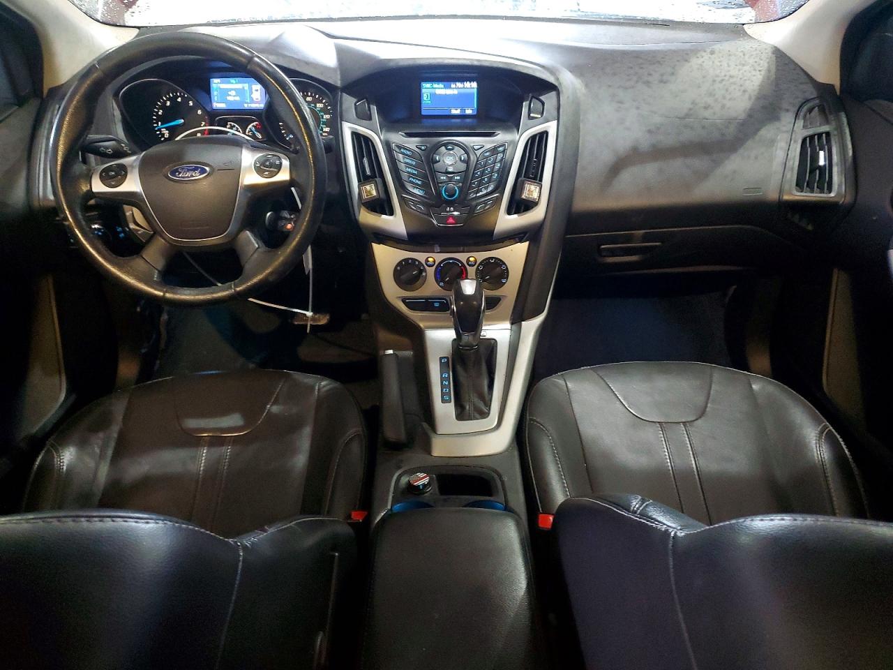2014 FORD FOCUS SE photo 22
