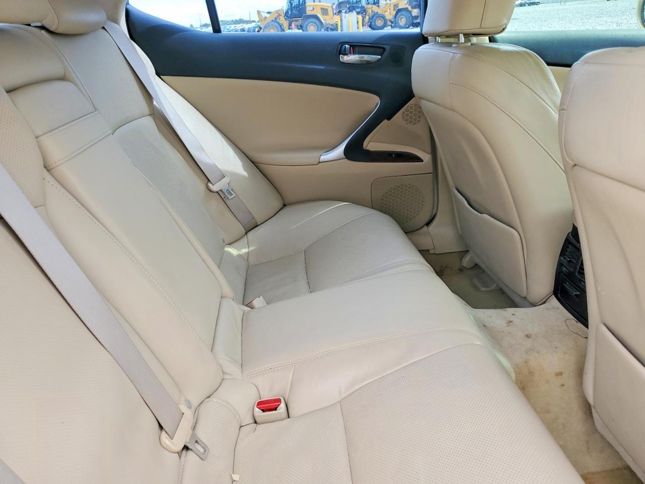2006 LEXUS IS 350 photo 28