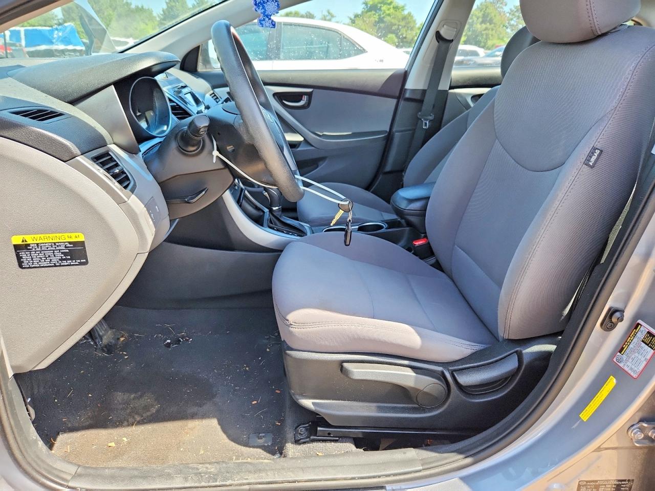 2016 HYUNDAI ELANTRA SE photo 19