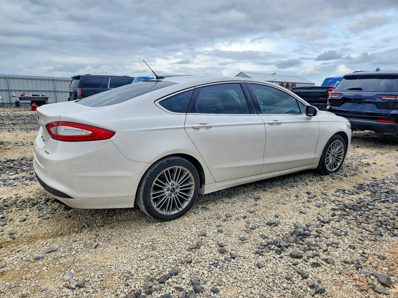 2013 FORD FUSION SE photo 7