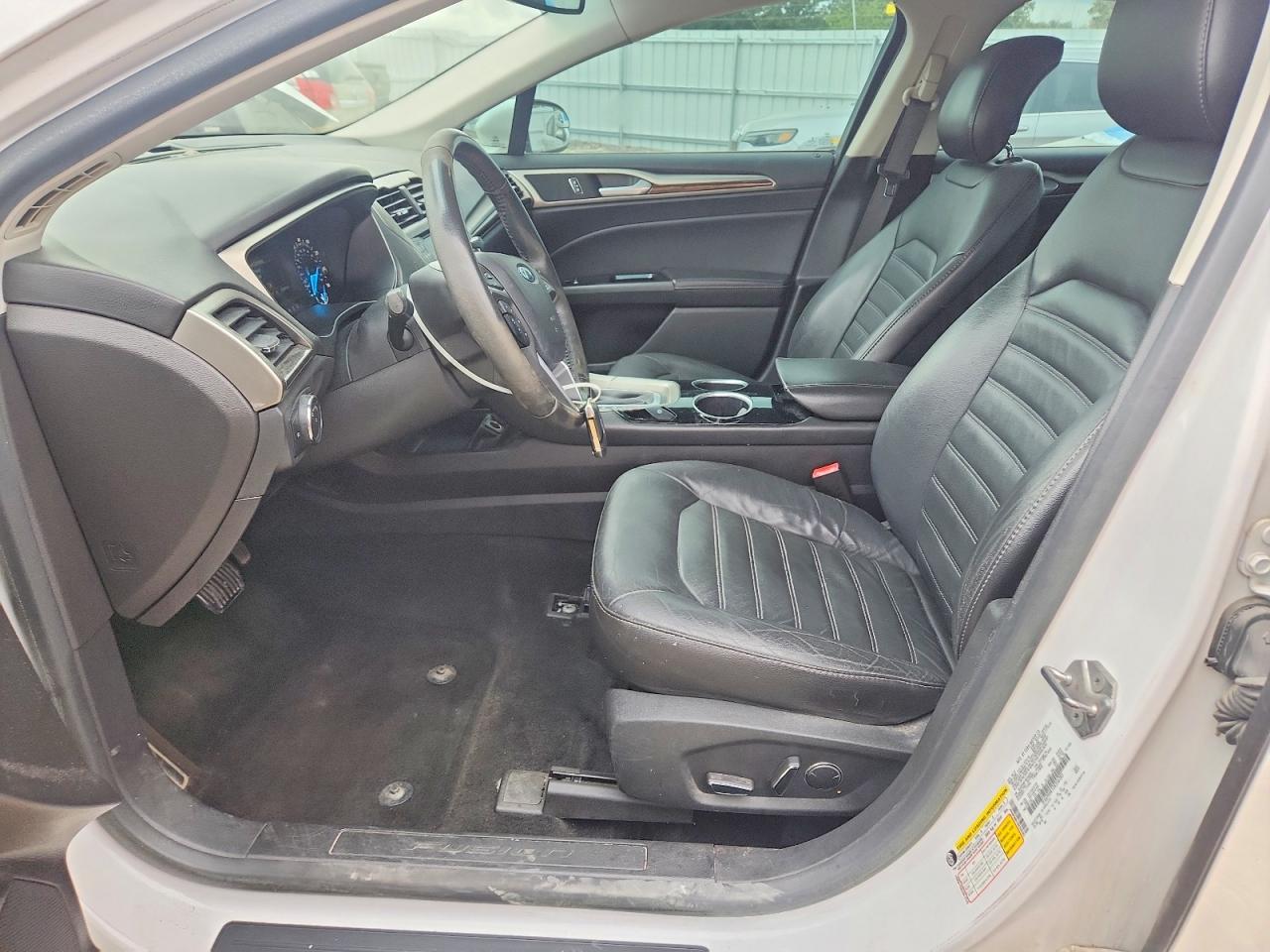 2013 FORD FUSION SE photo 19