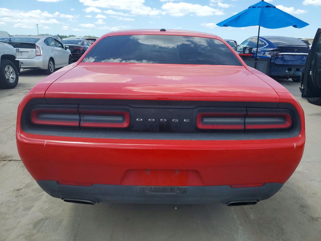 2016 DODGE CHALLENGER SXT photo 11