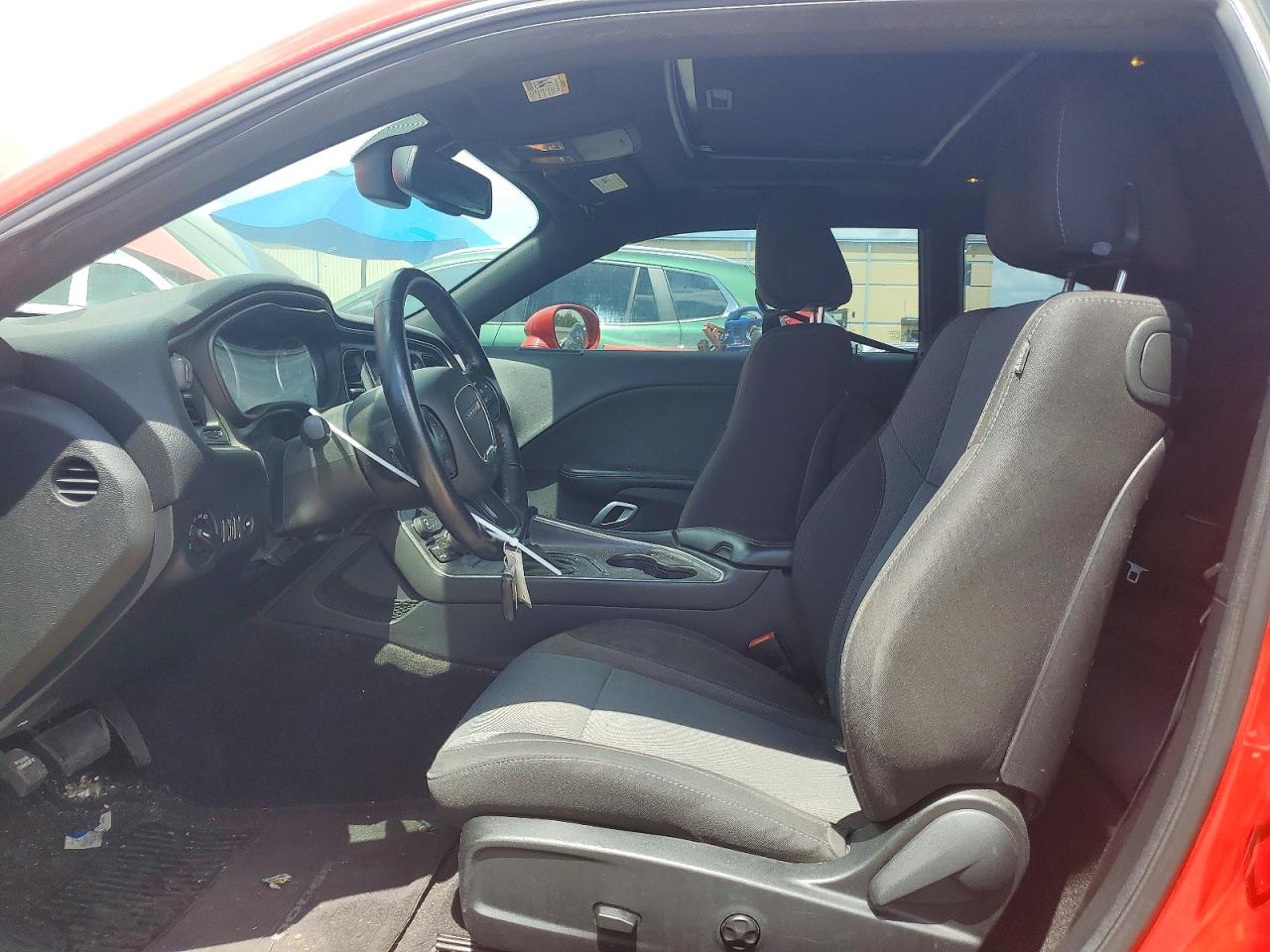 2016 DODGE CHALLENGER SXT photo 13