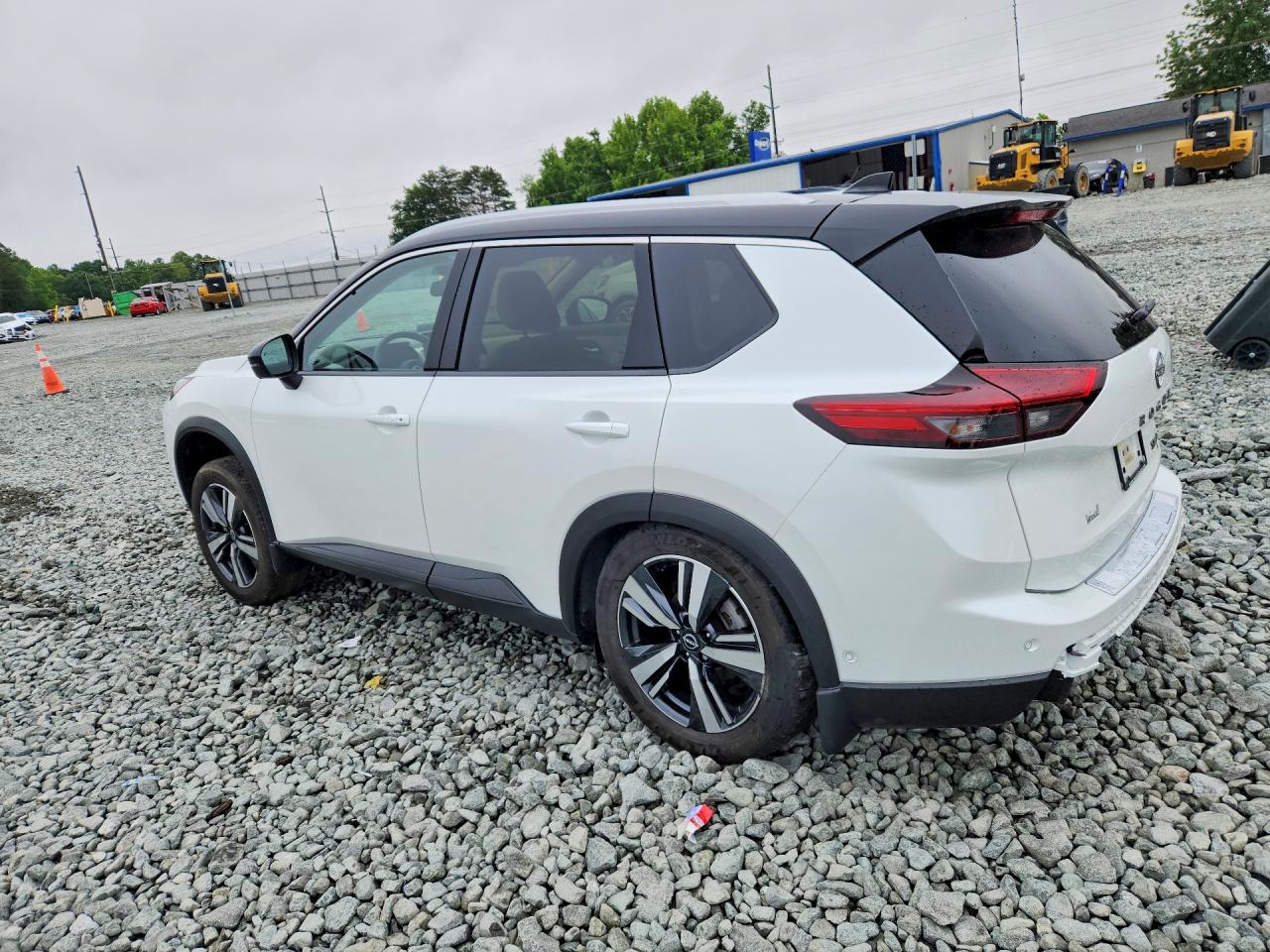 2024 NISSAN ROGUE SL photo 3