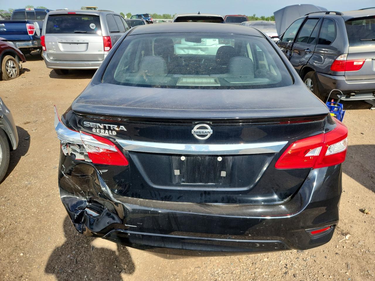 2017 NISSAN SENTRA S photo 11