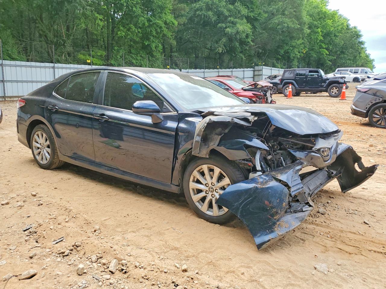 2018 TOYOTA CAMRY LE photo 4
