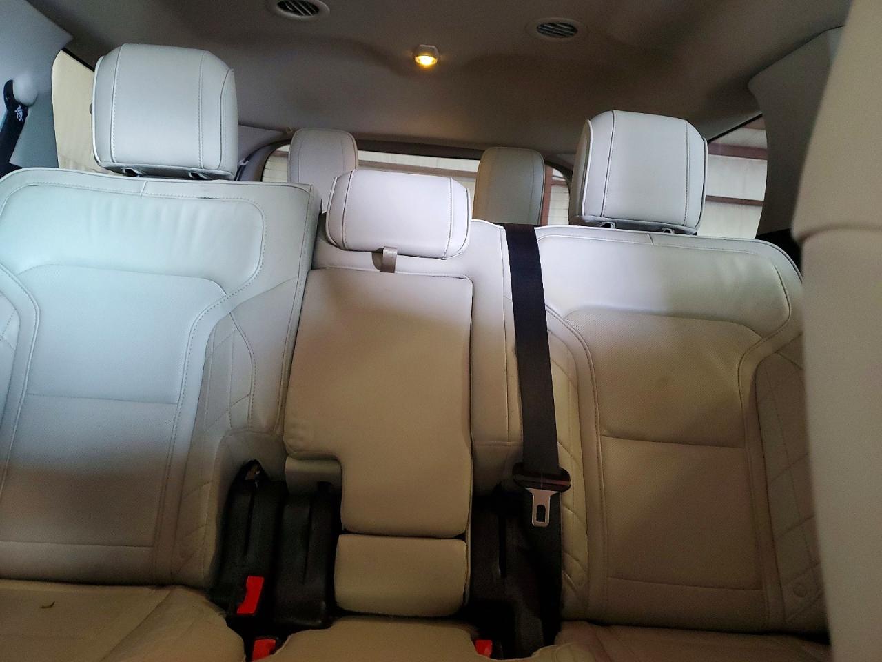 2016 FORD EXPLORER PLATINUM photo 19