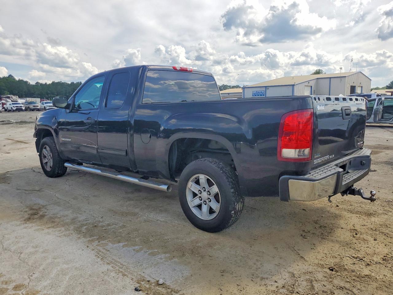 2011 GMC SIERRA C1500 SLE photo 3