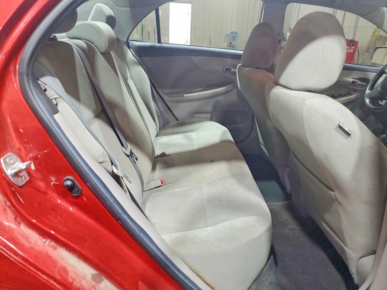 2012 TOYOTA COROLLA LE photo 19