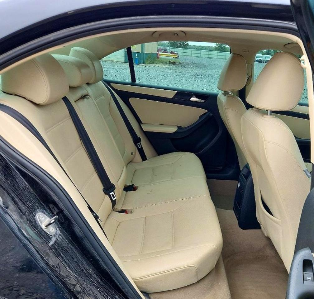 2011 VOLKSWAGEN JETTA SE photo 19