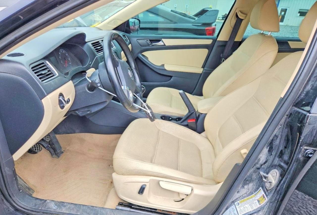 2011 VOLKSWAGEN JETTA SE photo 13