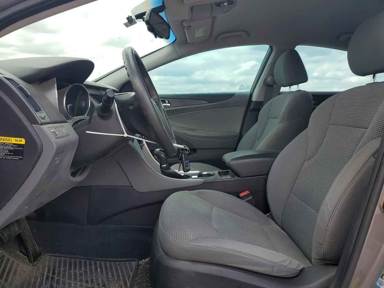 2014 HYUNDAI SONATA GLS photo 19