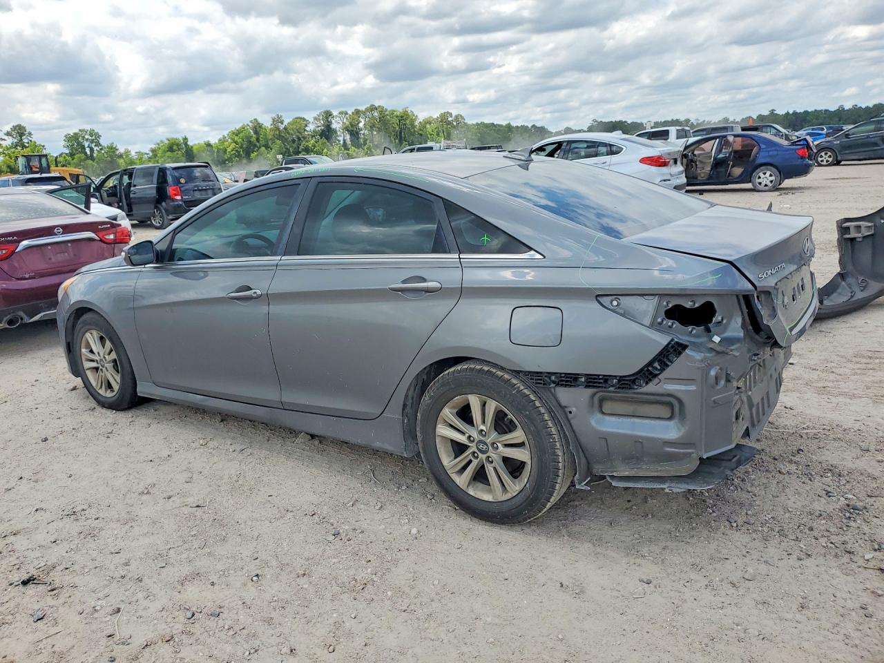 2014 HYUNDAI SONATA GLS photo 4