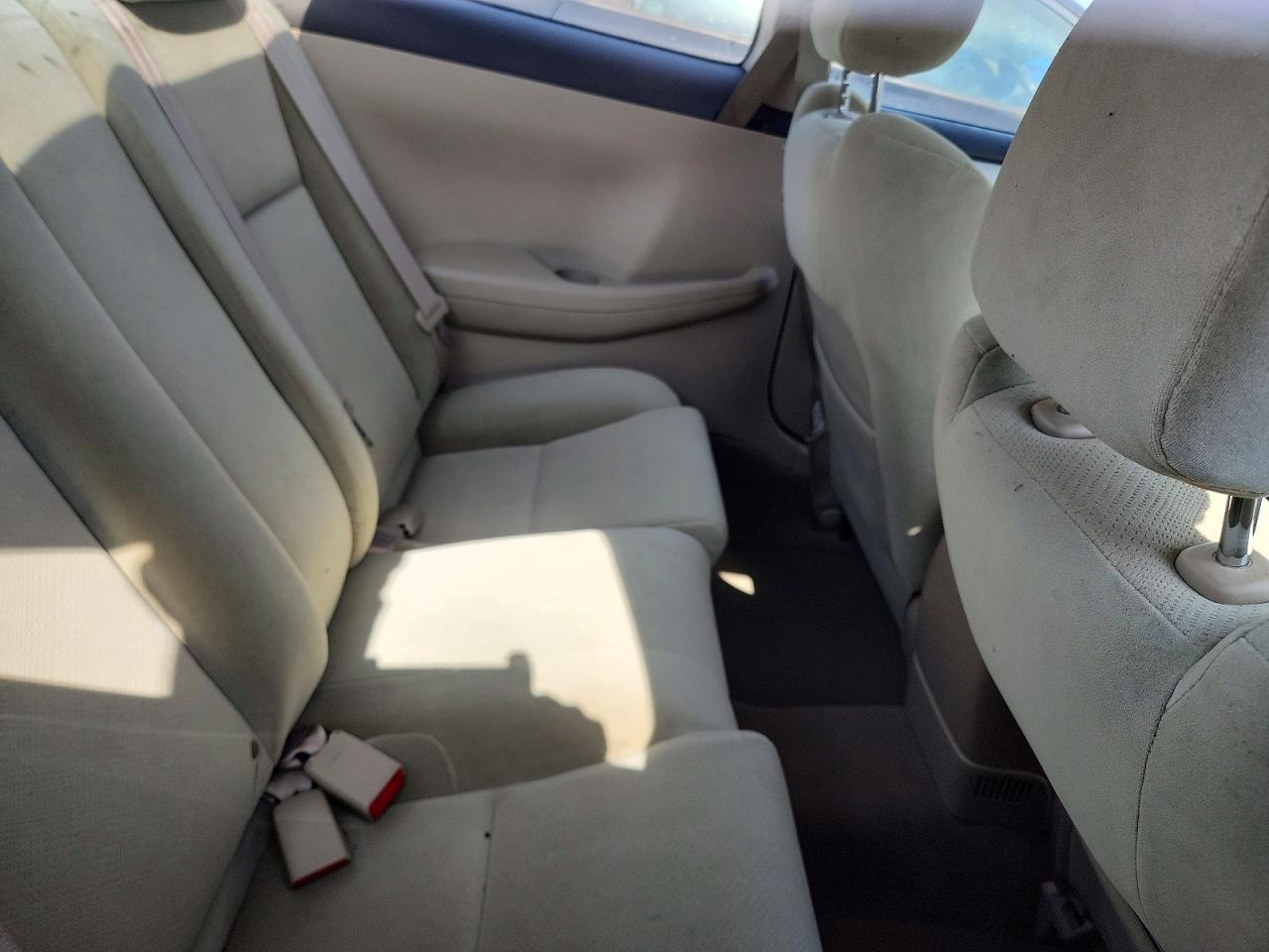2004 TOYOTA CAMRY SOLARA SE photo 19