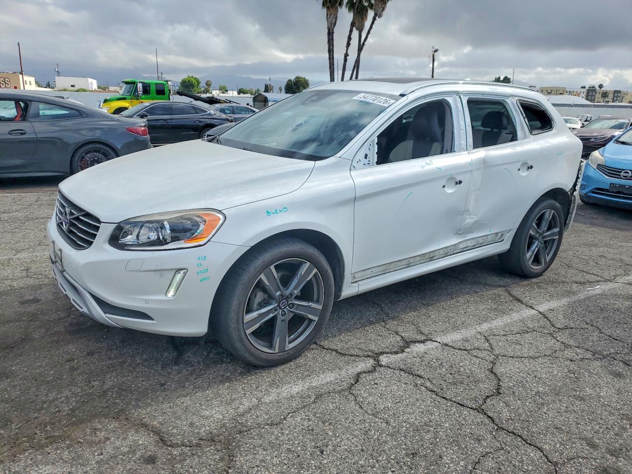 2017 VOLVO XC60