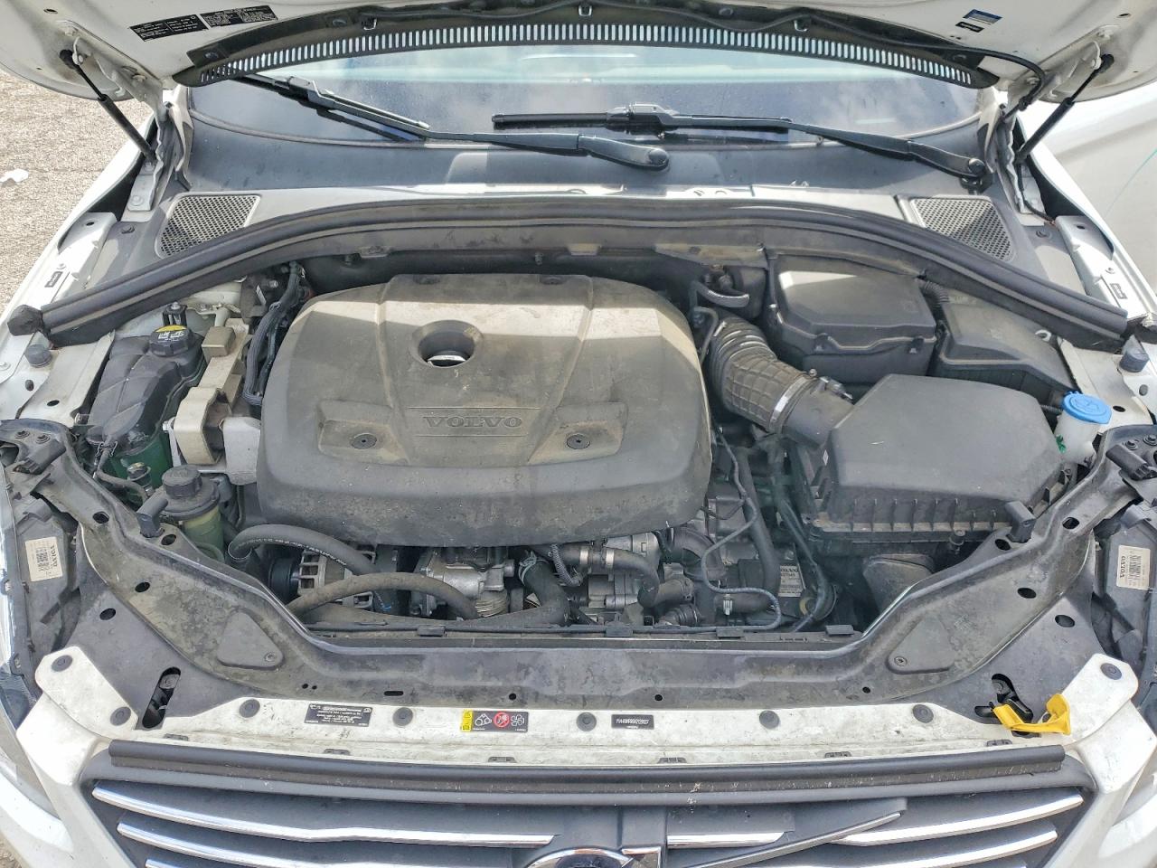 2017 VOLVO XC60 T6 DYNAMIC photo 23