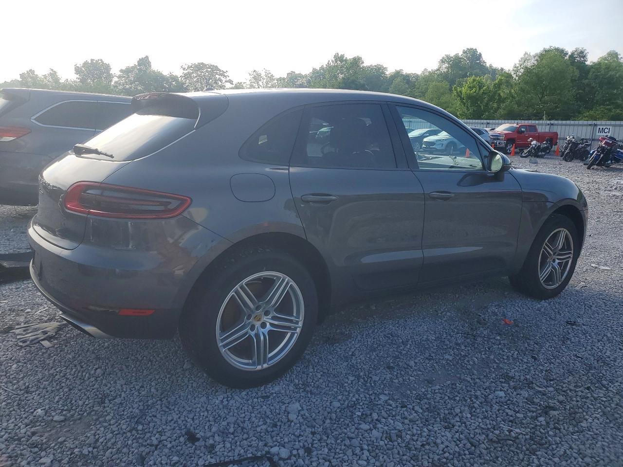 2018 PORSCHE MACAN photo 7