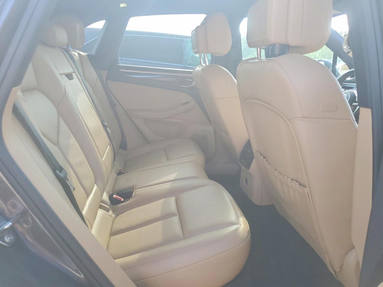 2018 PORSCHE MACAN photo 28