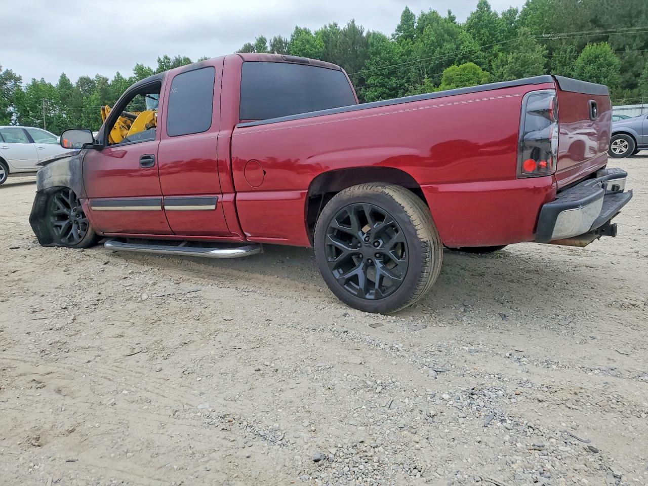 2004 CHEVROLET SILVERADO C1500 photo 3