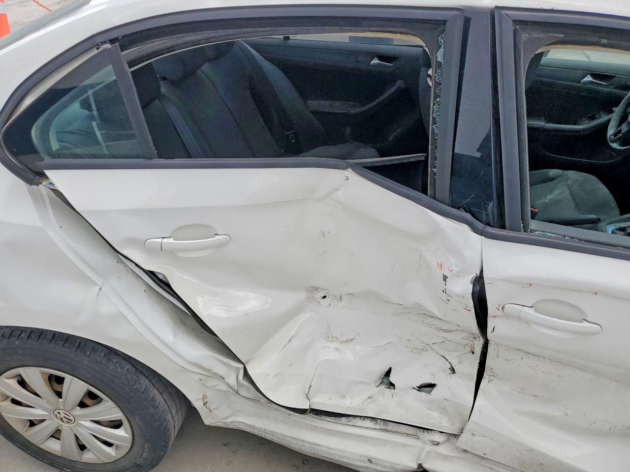 2013 VOLKSWAGEN JETTA BASE photo 10