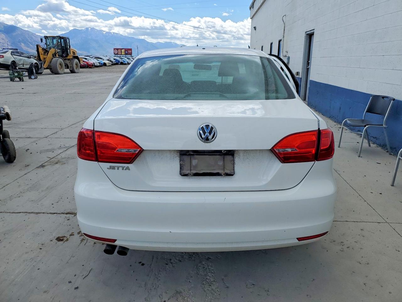 2013 VOLKSWAGEN JETTA BASE photo 6