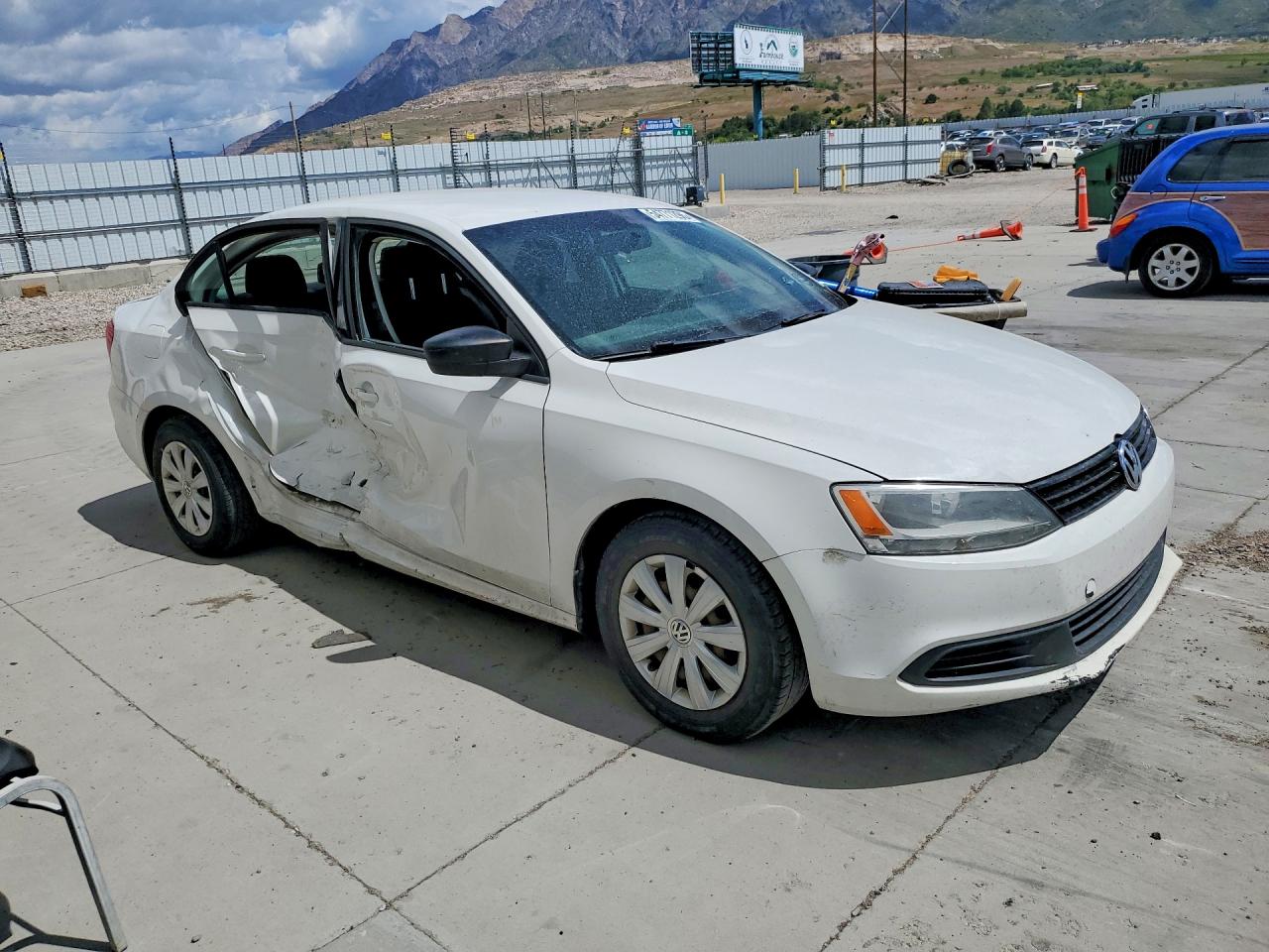 2013 VOLKSWAGEN JETTA BASE photo 4