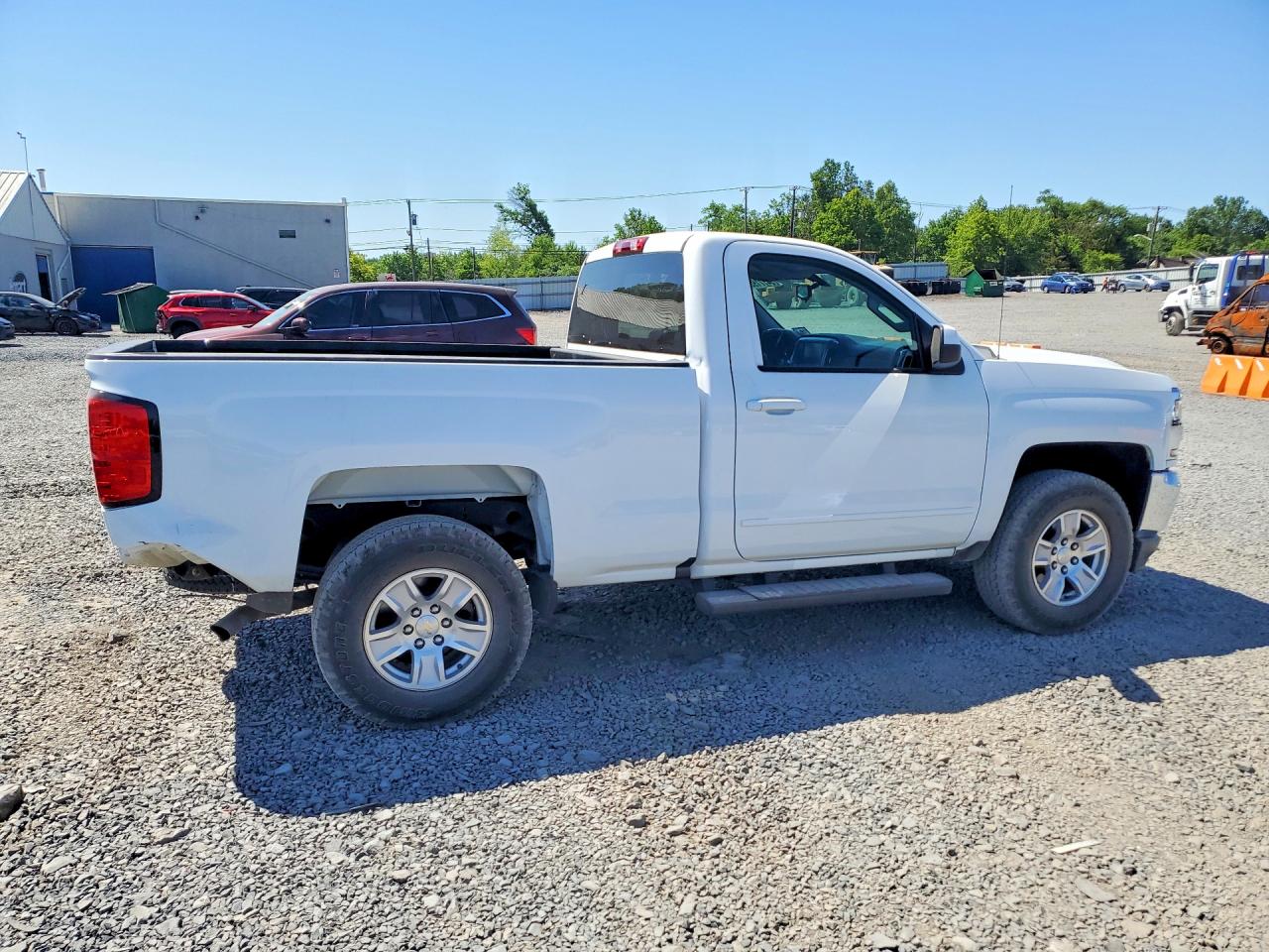 2017 CHEVROLET SILVERADO K1500 LT photo 5