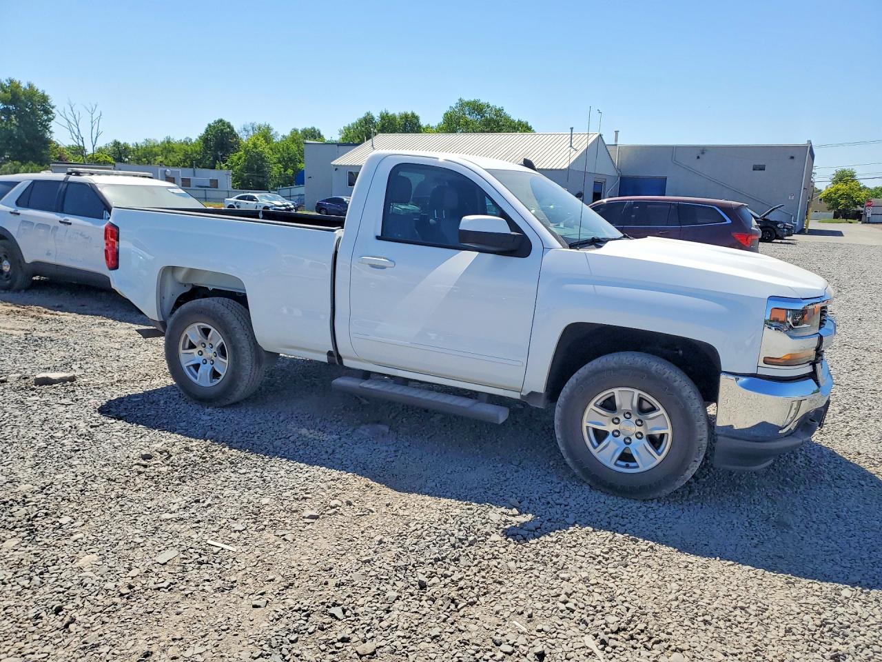 2017 CHEVROLET SILVERADO K1500 LT photo 7
