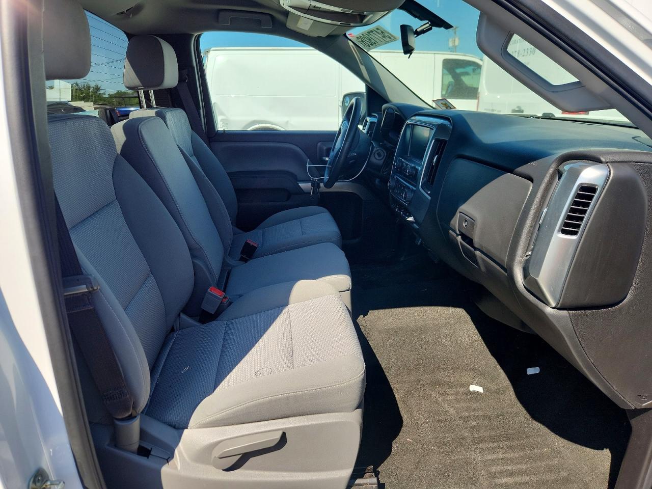 2017 CHEVROLET SILVERADO K1500 LT photo 19