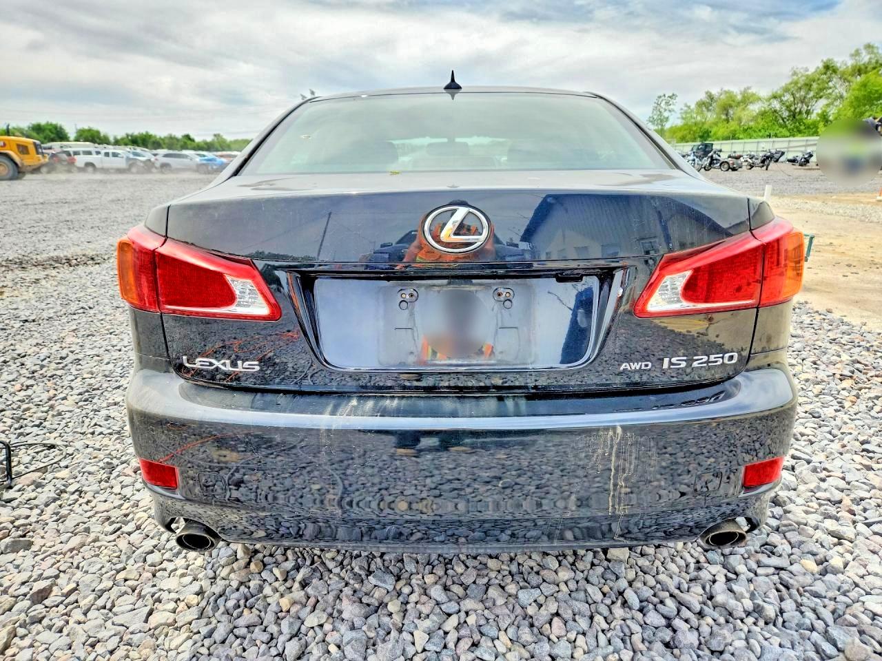 2010 LEXUS IS 250 photo 11