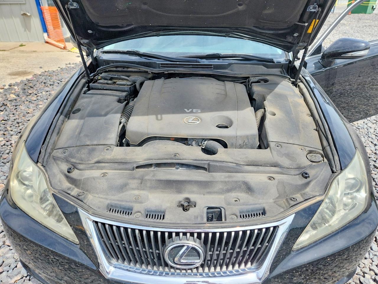 2010 LEXUS IS 250 photo 21