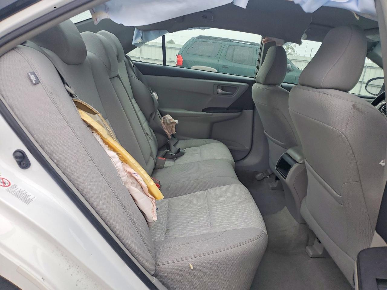 2017 TOYOTA CAMRY LE photo 19