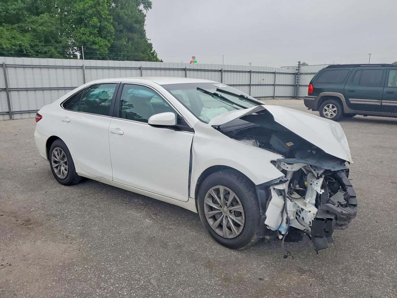 2017 TOYOTA CAMRY LE photo 7