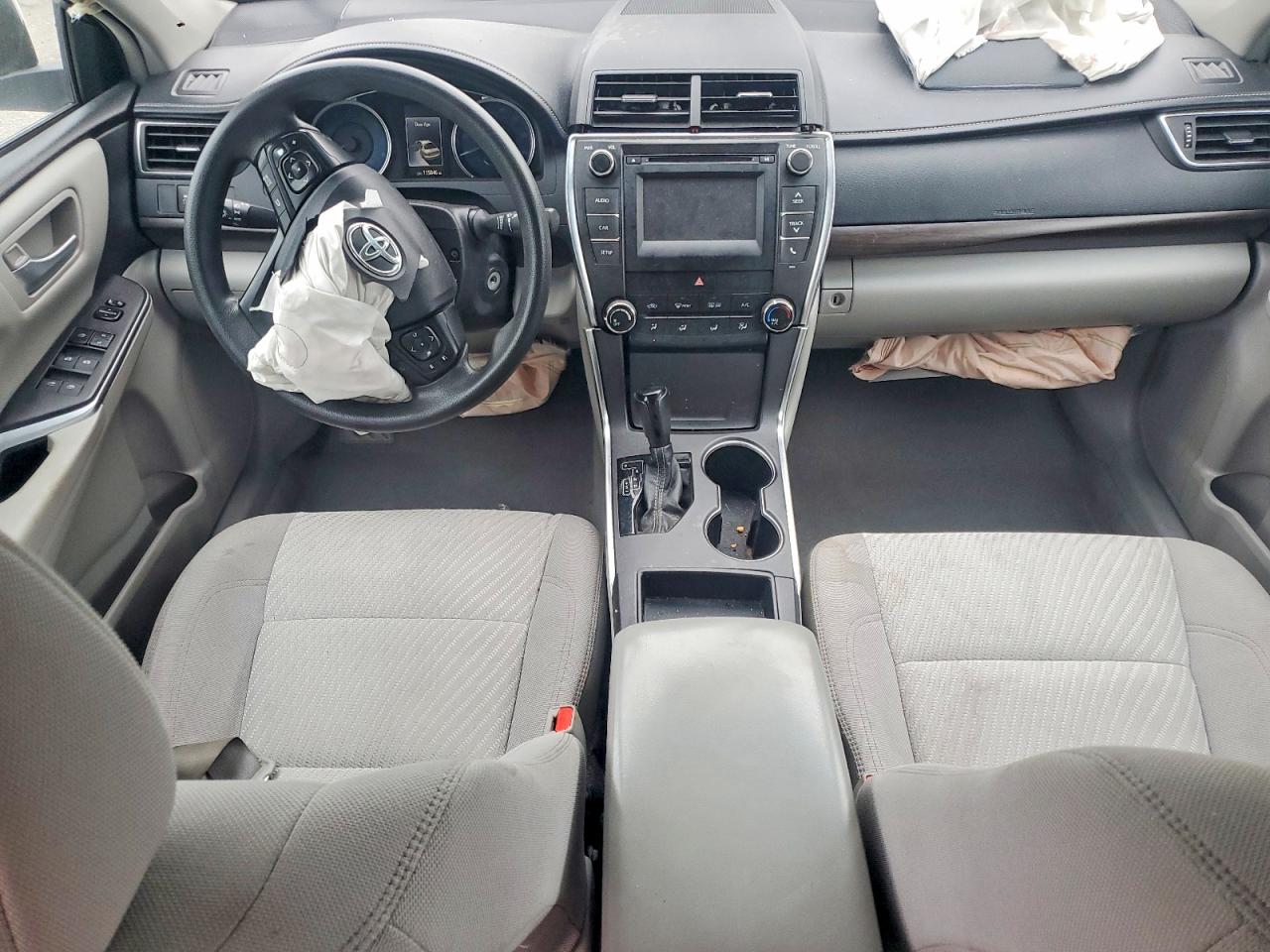 2017 TOYOTA CAMRY LE photo 15