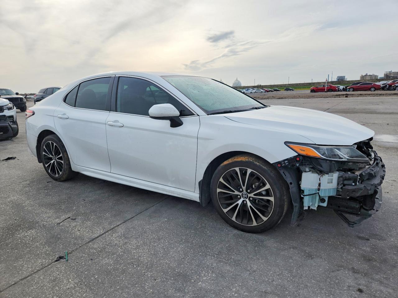2019 TOYOTA CAMRY SE photo 7