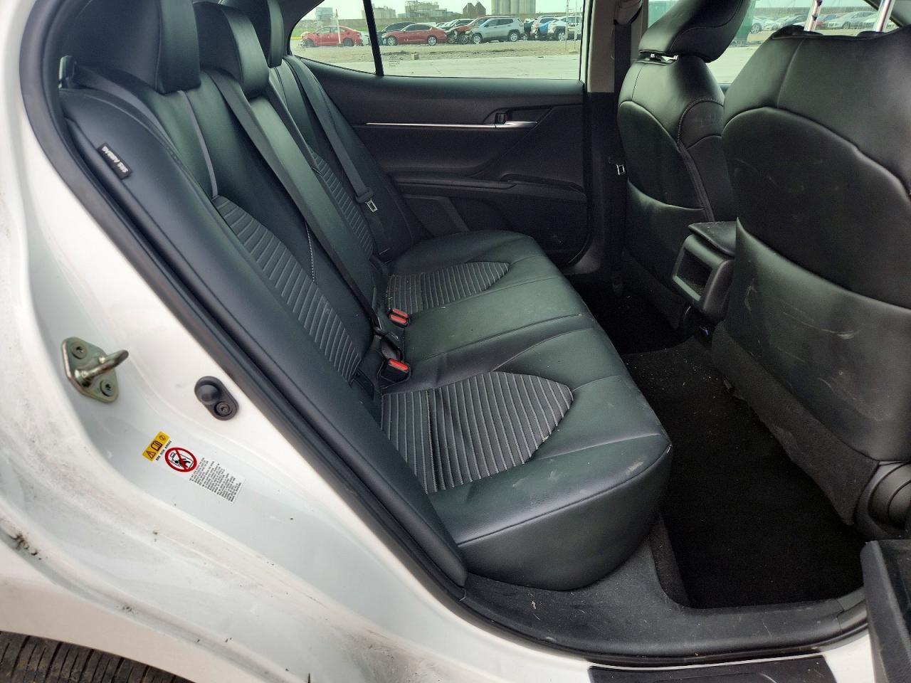 2019 TOYOTA CAMRY SE photo 19