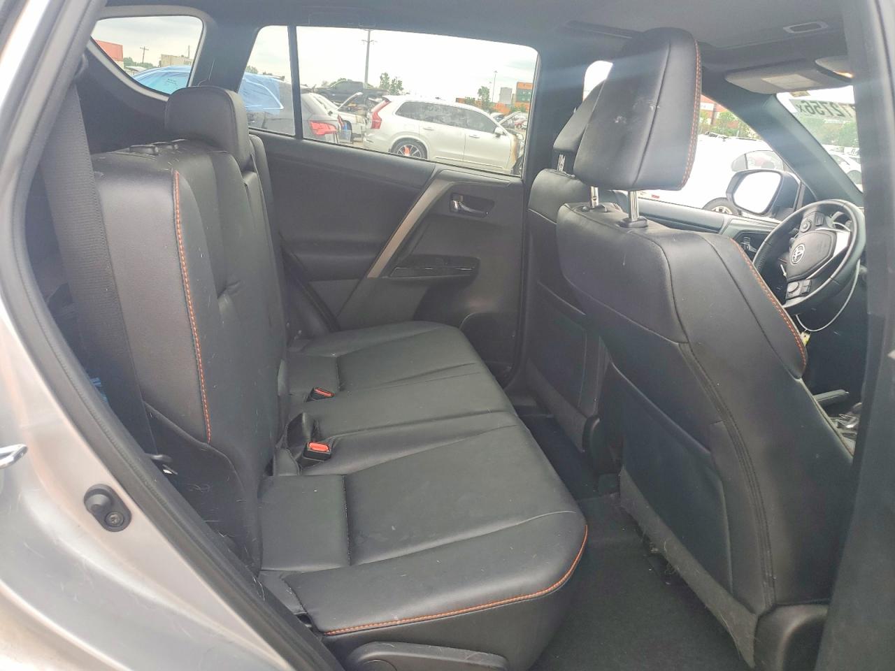 2017 TOYOTA RAV4 SE photo 31