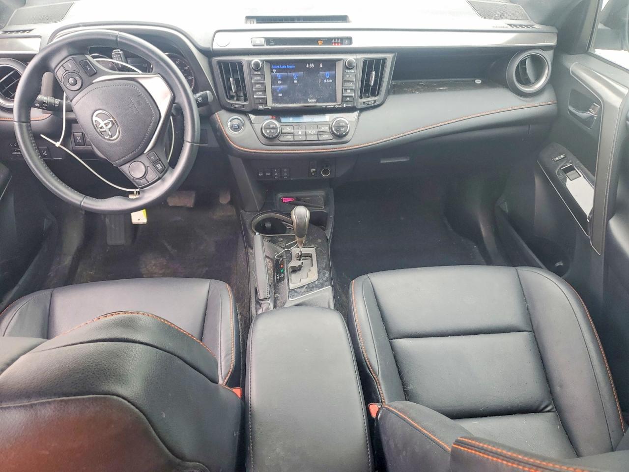 2017 TOYOTA RAV4 SE photo 22