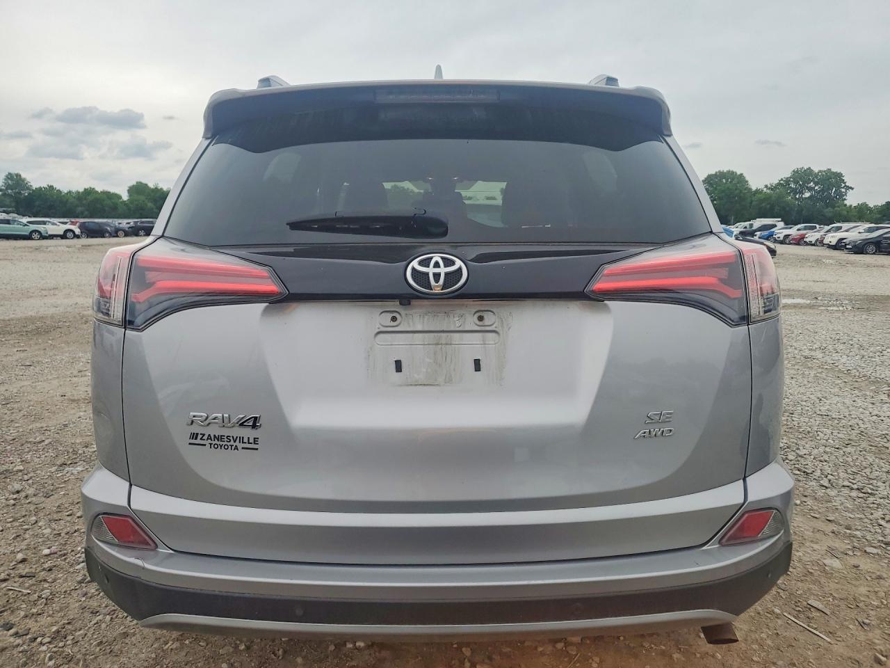 2017 TOYOTA RAV4 SE photo 16