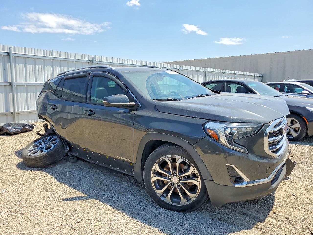 2018 GMC TERRAIN SLT photo 4