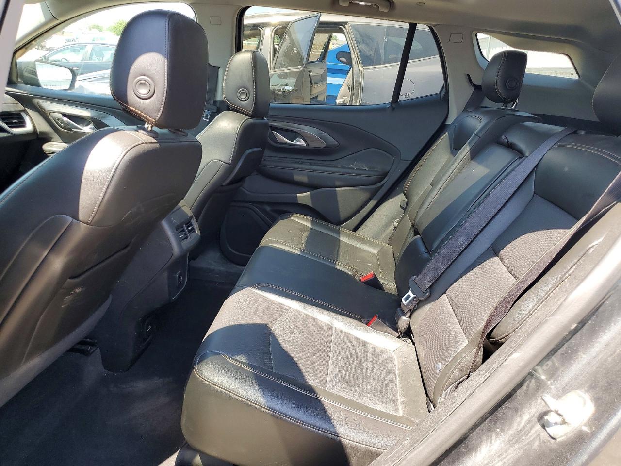 2018 GMC TERRAIN SLT photo 11