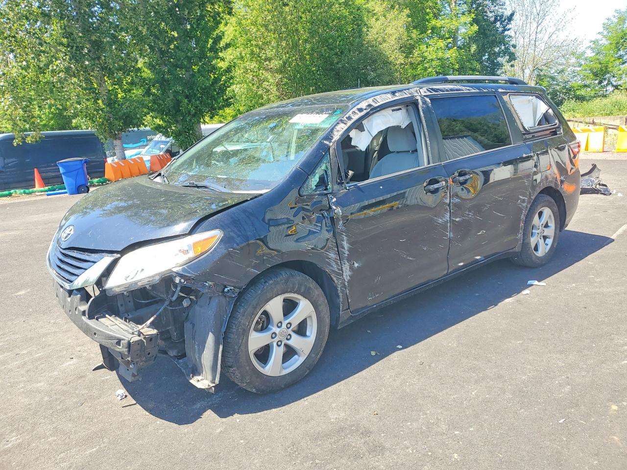 2015 TOYOTA SIENNA