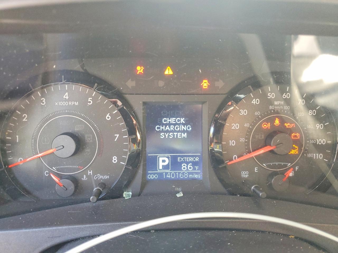 2015 TOYOTA SIENNA LE photo 17