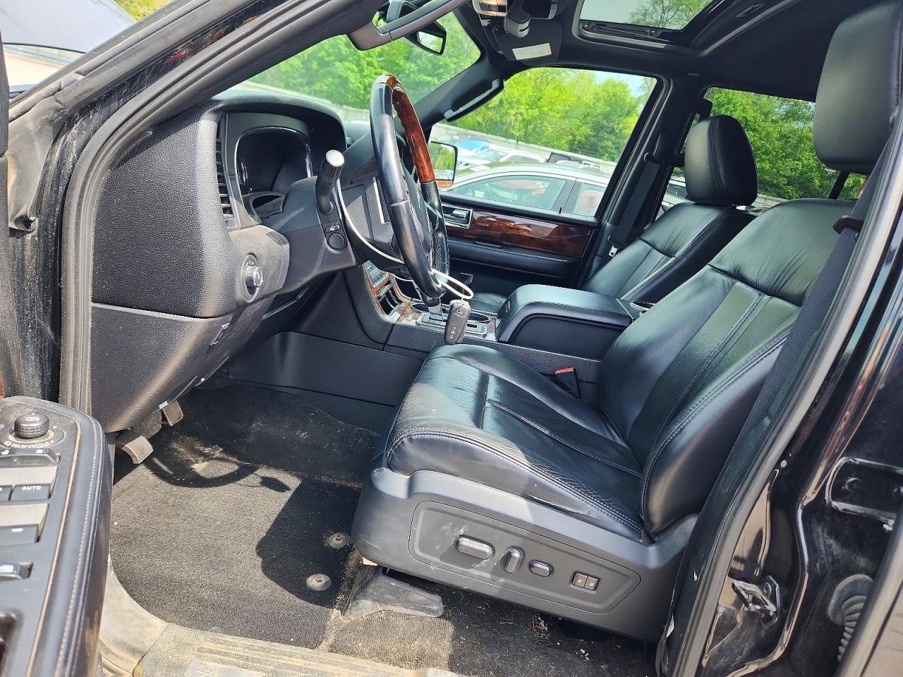 2015 LINCOLN NAVIGATOR photo 13