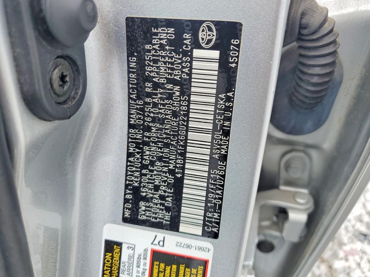 2016 TOYOTA CAMRY SE photo 37