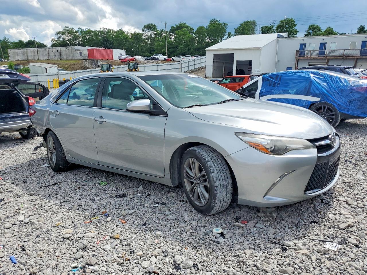 2016 TOYOTA CAMRY SE photo 10