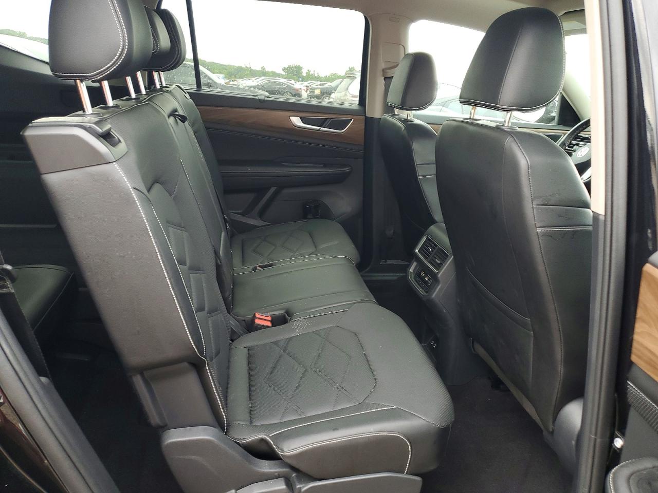 2024 VOLKSWAGEN ATLAS SE photo 19