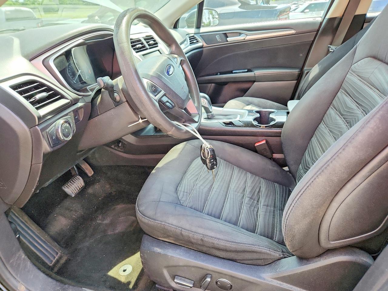 2016 FORD FUSION SE photo 13