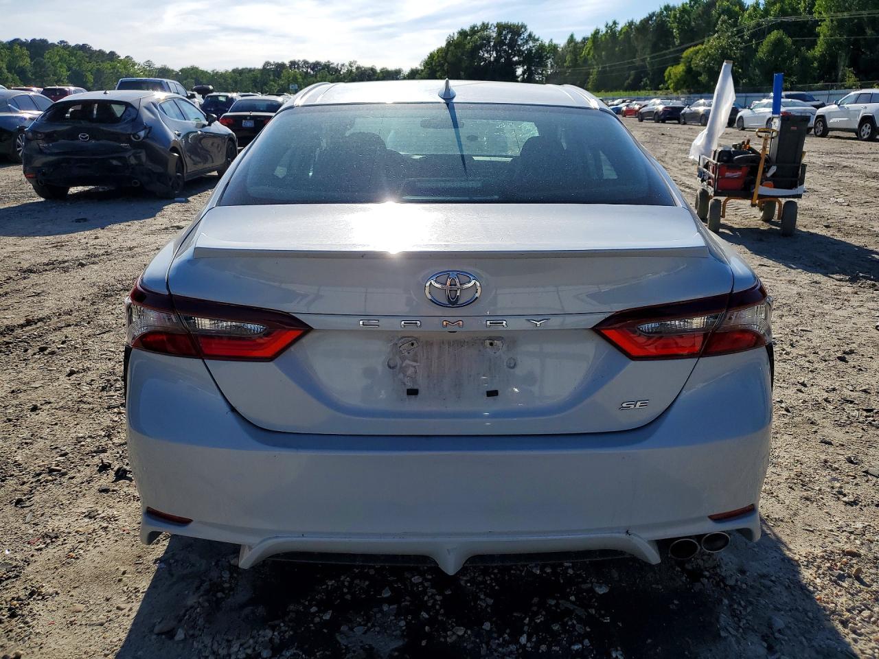 2022 TOYOTA CAMRY SE photo 11